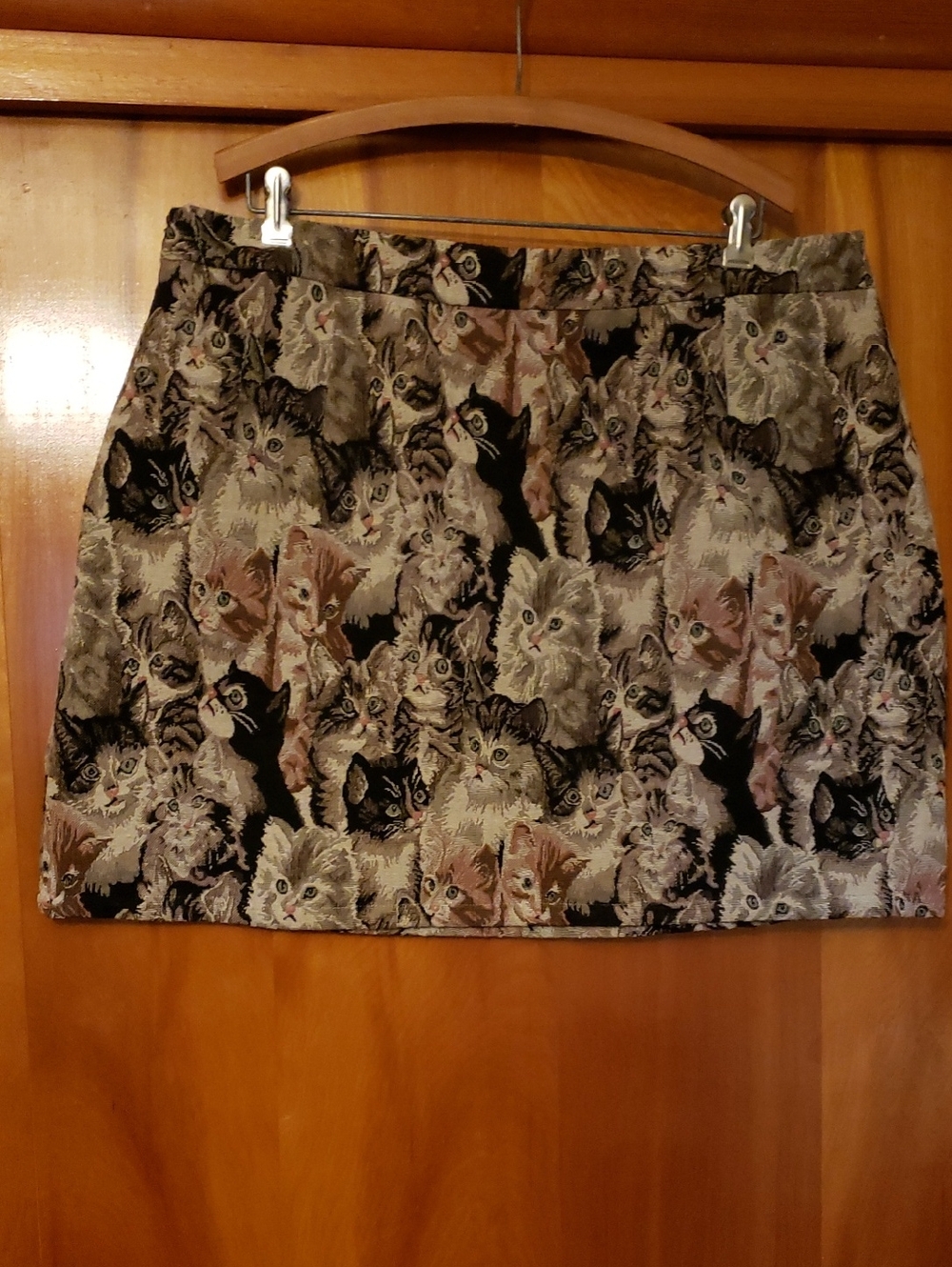 Mini Skirt with Cat Tapestry Print & Matching Signare Tapestry Purse!